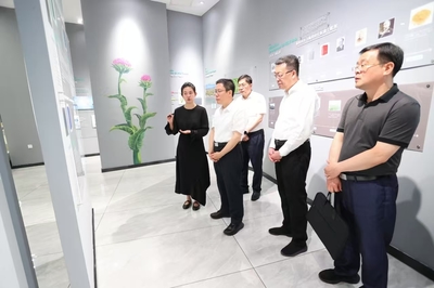 省委常委、秘書長姜有為赴盤錦調研生物技術推廣工作